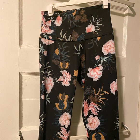 NWT! NEW Onzie high rise floral print midi legging workout pant - Picture 5 of 13
